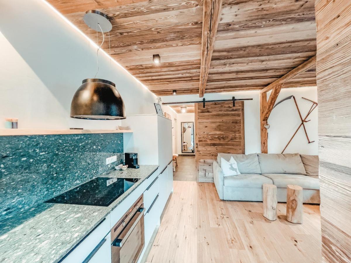 Oldwood Chalet - Balcony & Car Park By Alpenluxus Appartements Fuegen Exterior photo