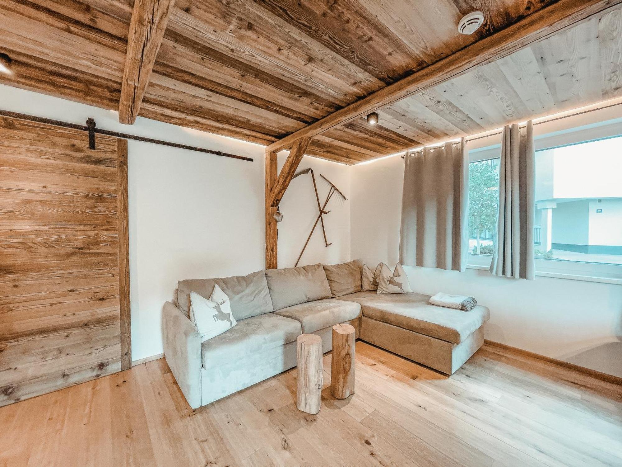 Oldwood Chalet - Balcony & Car Park By Alpenluxus Appartements Fuegen Exterior photo